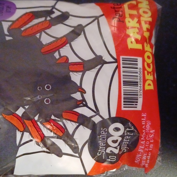 5 New Bags Halloween Super Stretch Spider Web. Stretches to 200 Sq ft. - Picture 2 of 4